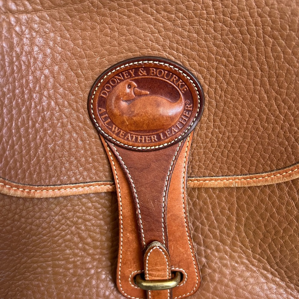 Dooney & Bourke Vintage Essex Bag with Coin Purse - Picture 5 of 10